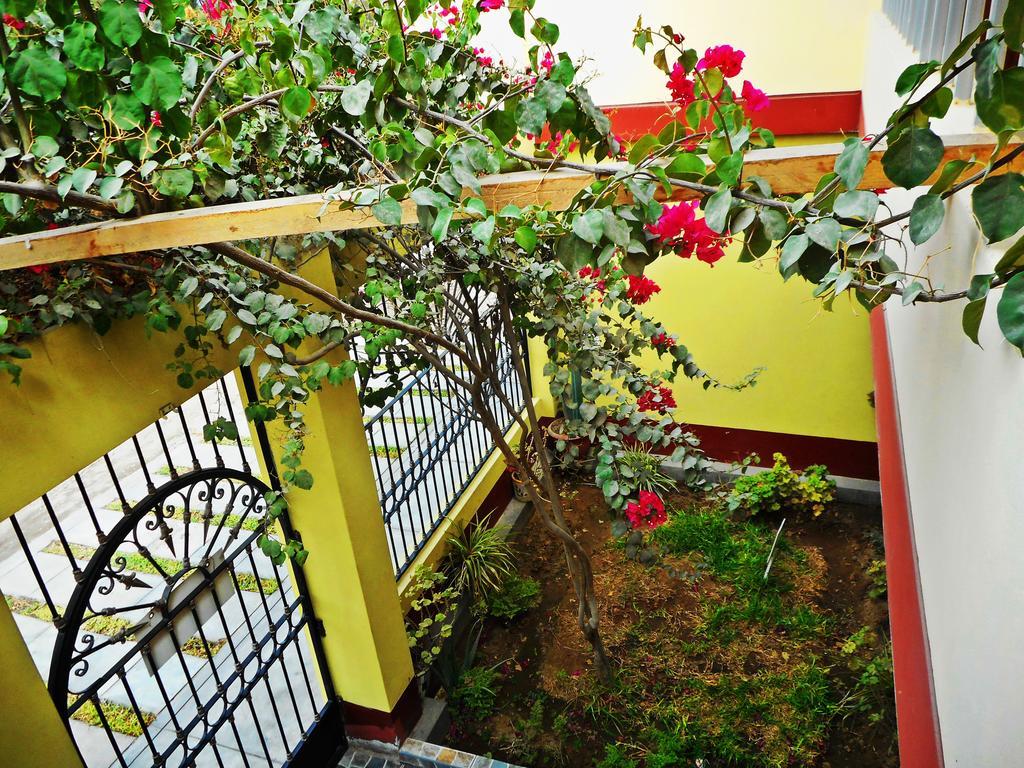 Hostal Geminis San Juan Bautista 外观 照片
