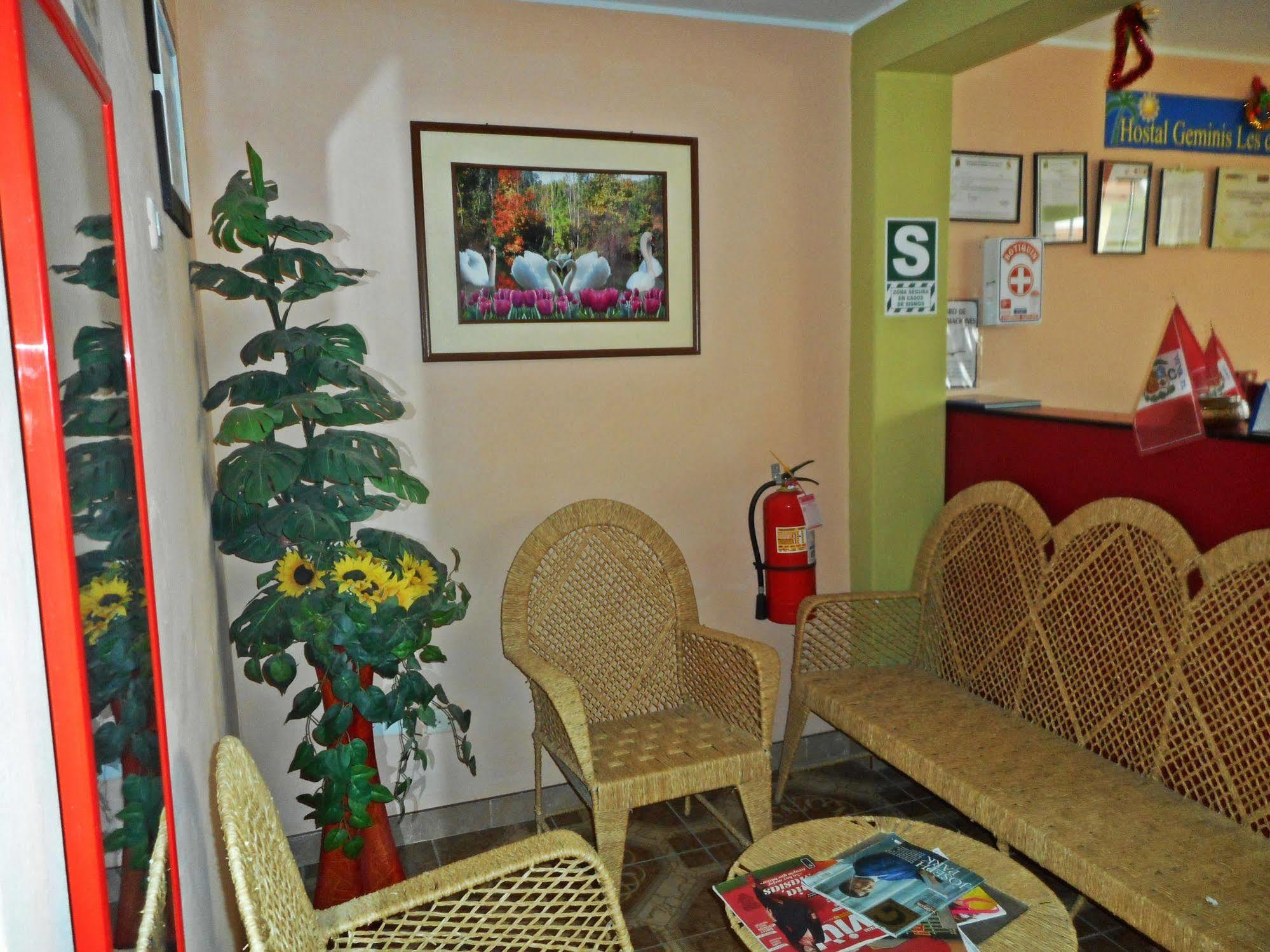 Hostal Geminis San Juan Bautista 外观 照片