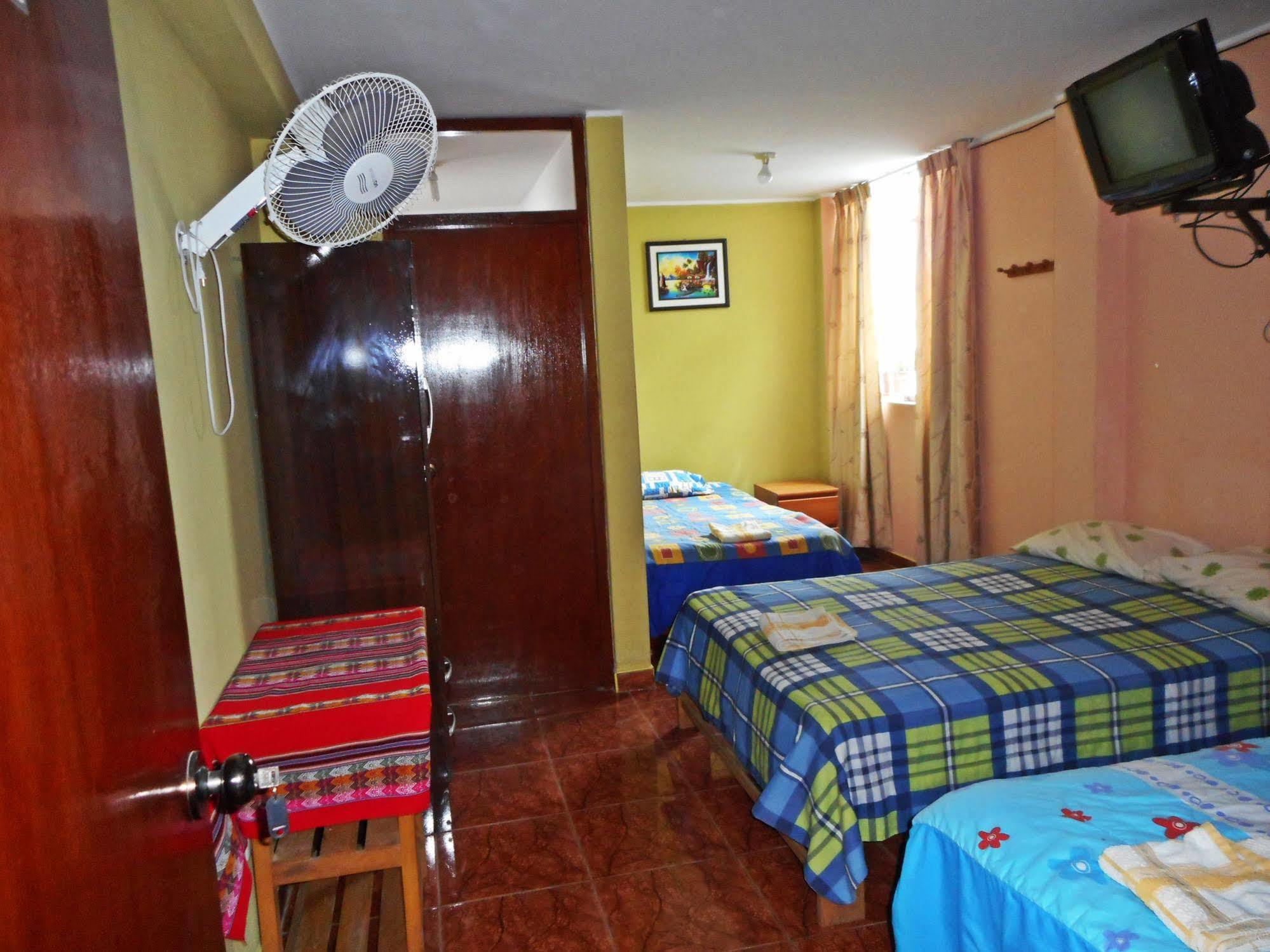 Hostal Geminis San Juan Bautista 外观 照片