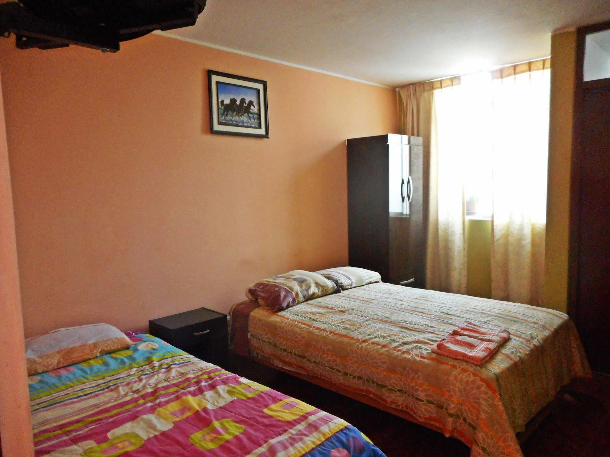 Hostal Geminis San Juan Bautista 外观 照片