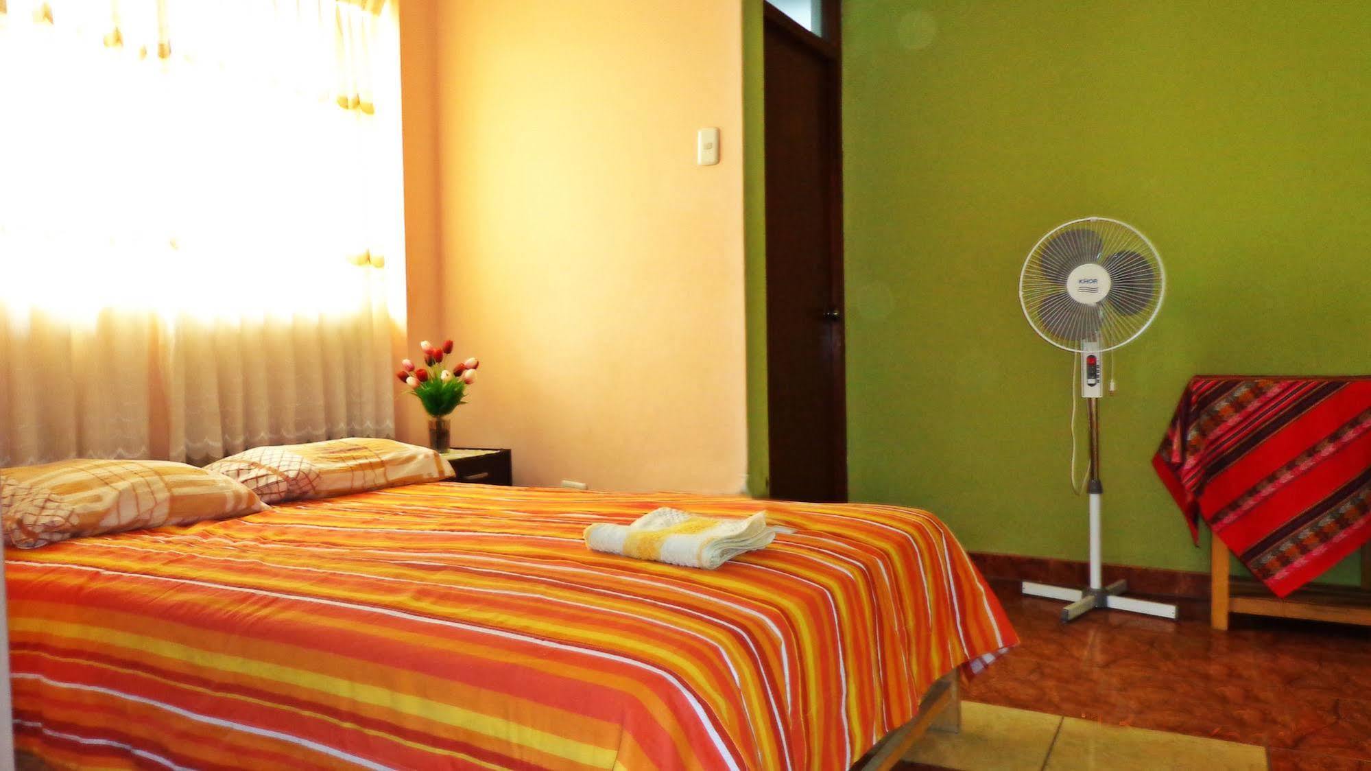 Hostal Geminis San Juan Bautista 外观 照片