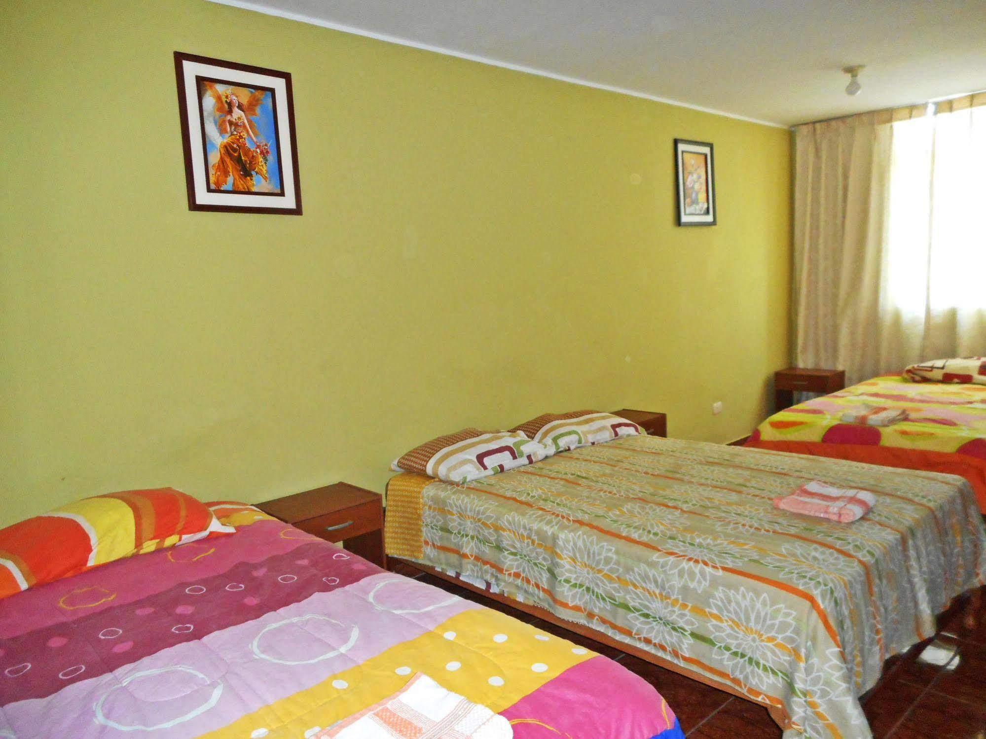 Hostal Geminis San Juan Bautista 外观 照片