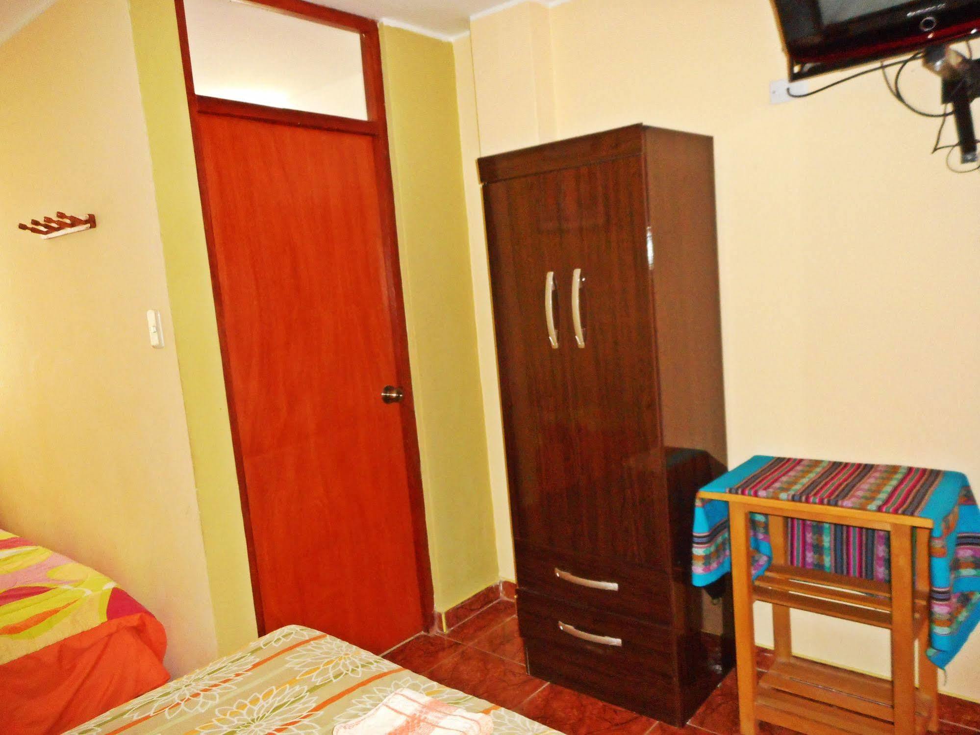 Hostal Geminis San Juan Bautista 外观 照片