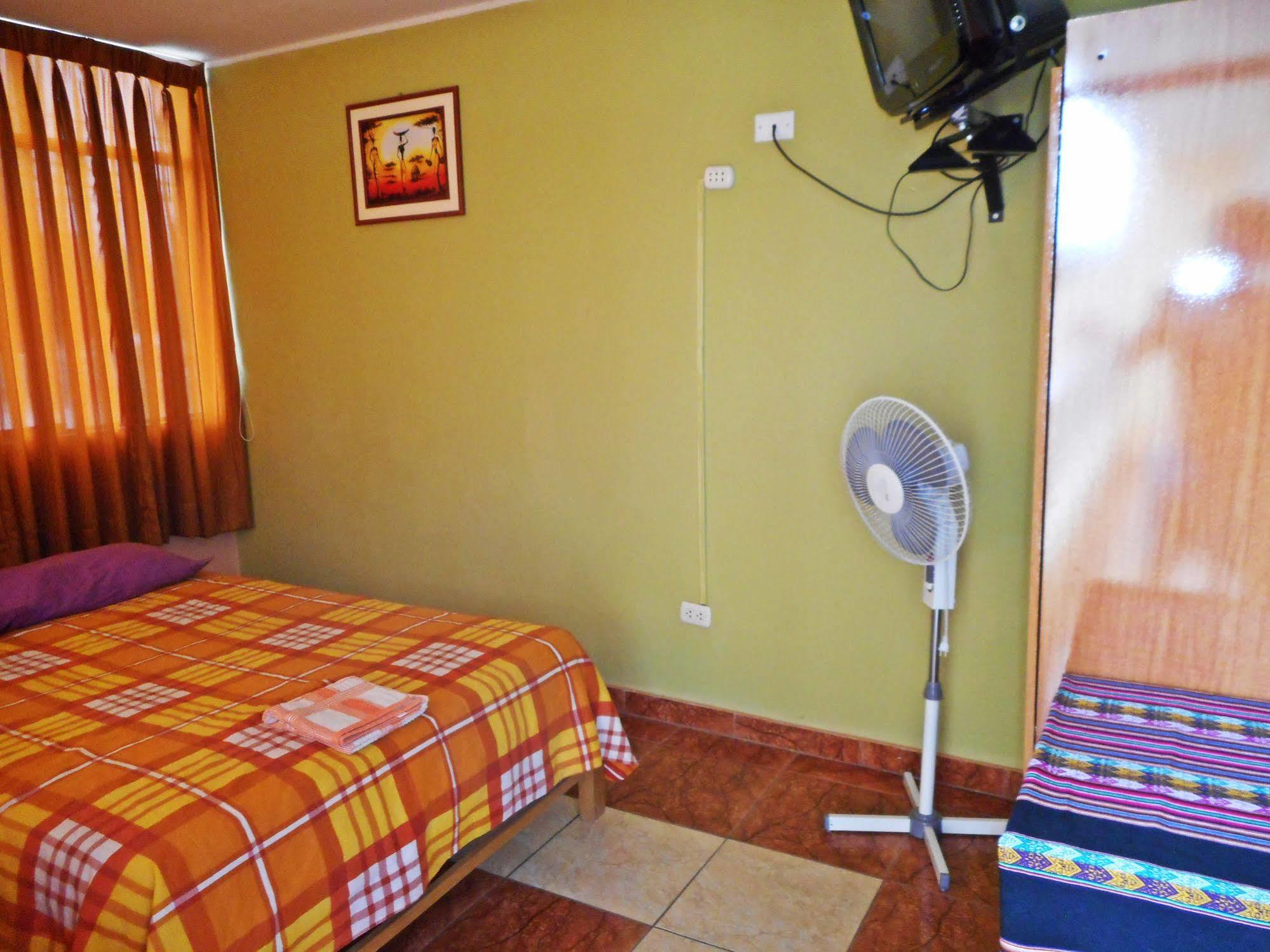 Hostal Geminis San Juan Bautista 外观 照片