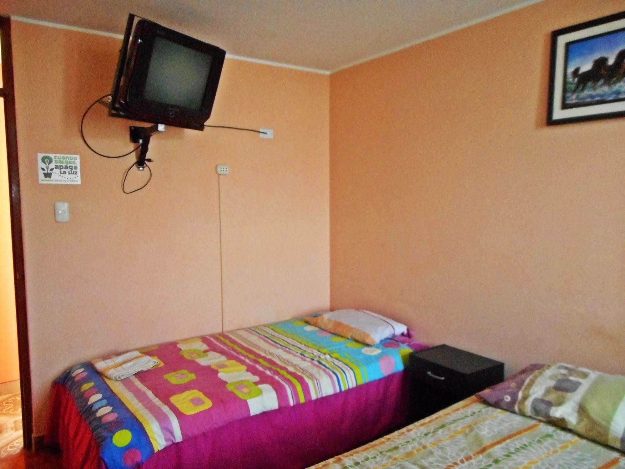 Hostal Geminis San Juan Bautista 外观 照片