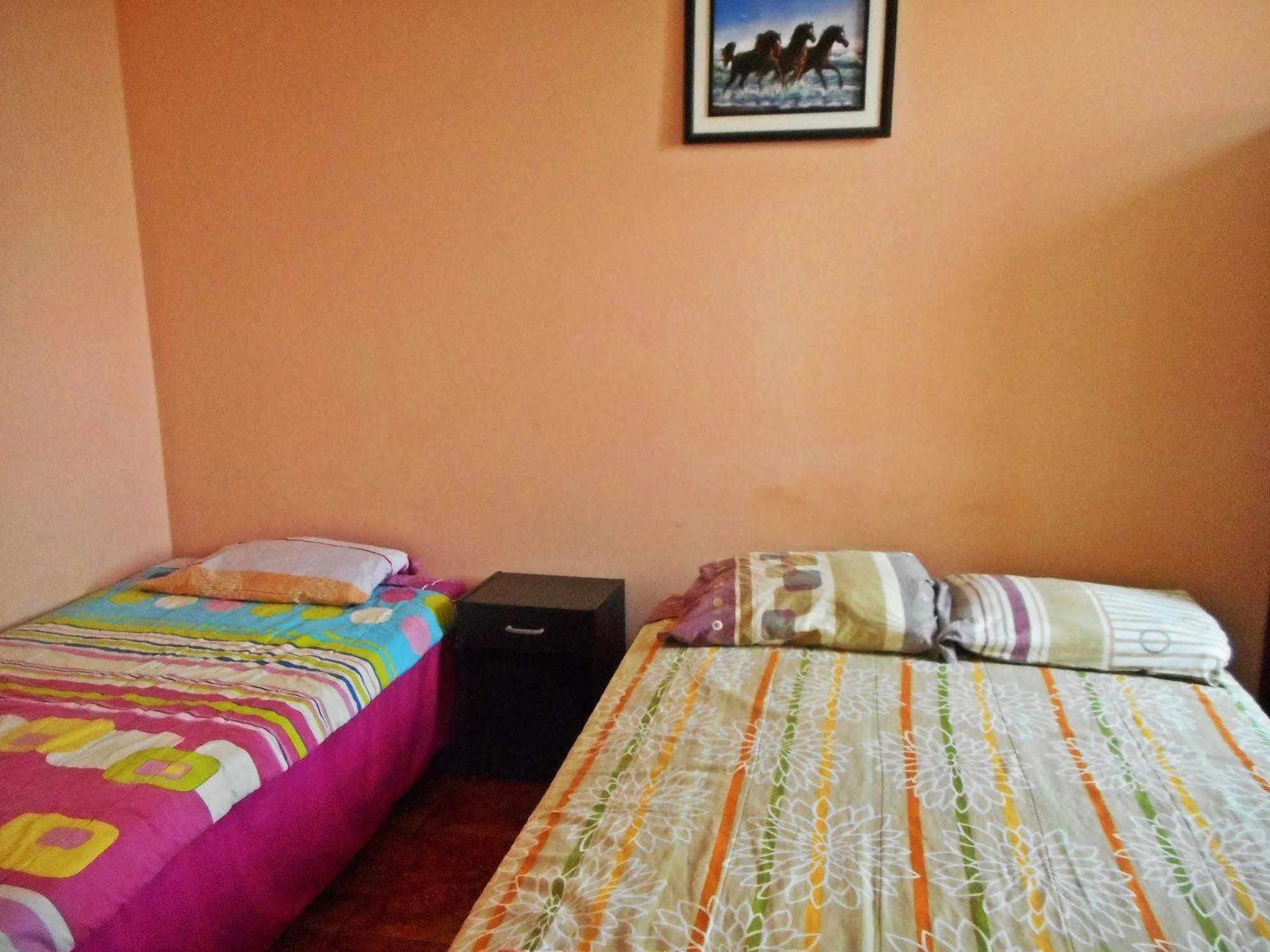 Hostal Geminis San Juan Bautista 外观 照片