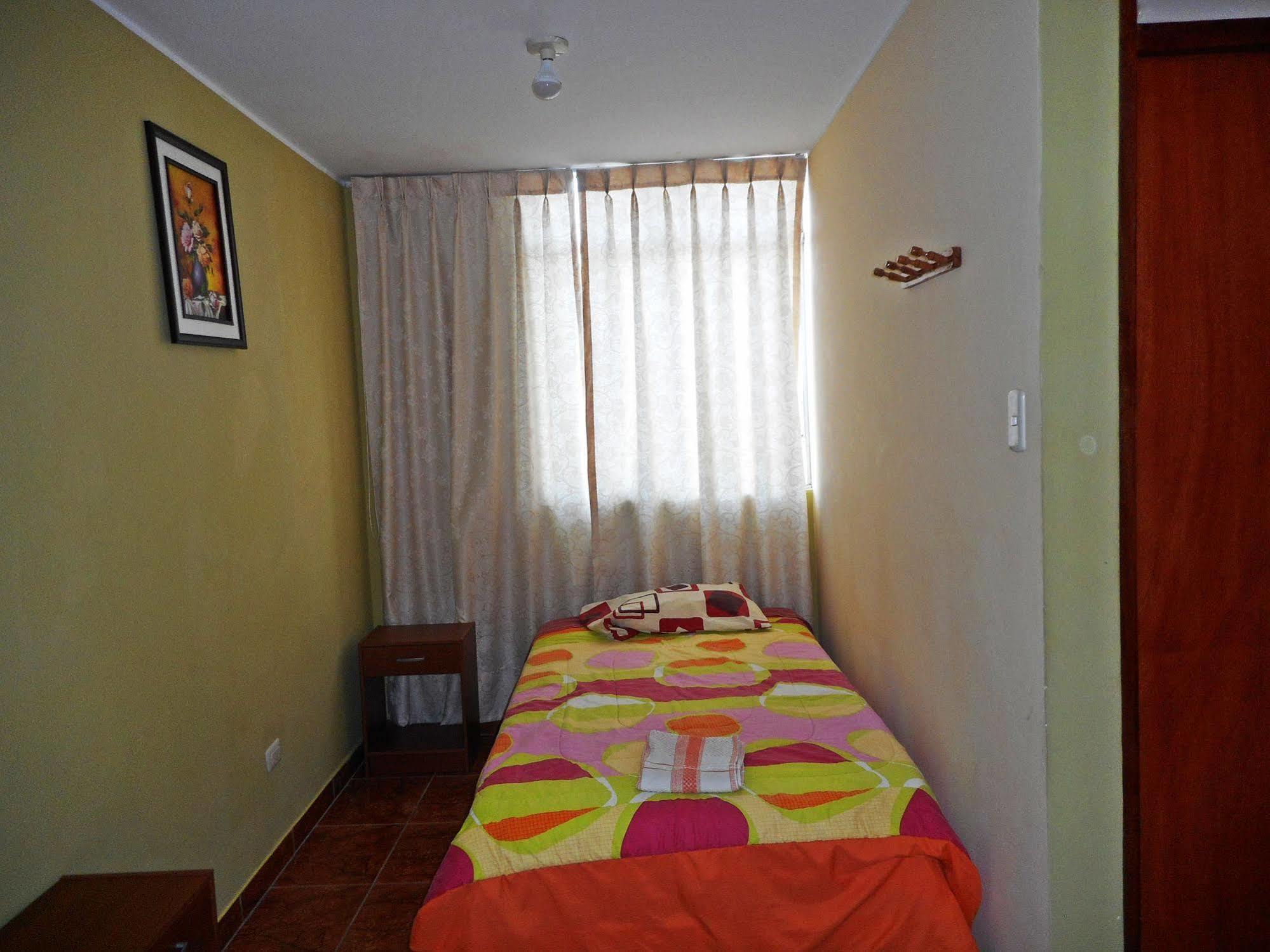 Hostal Geminis San Juan Bautista 外观 照片