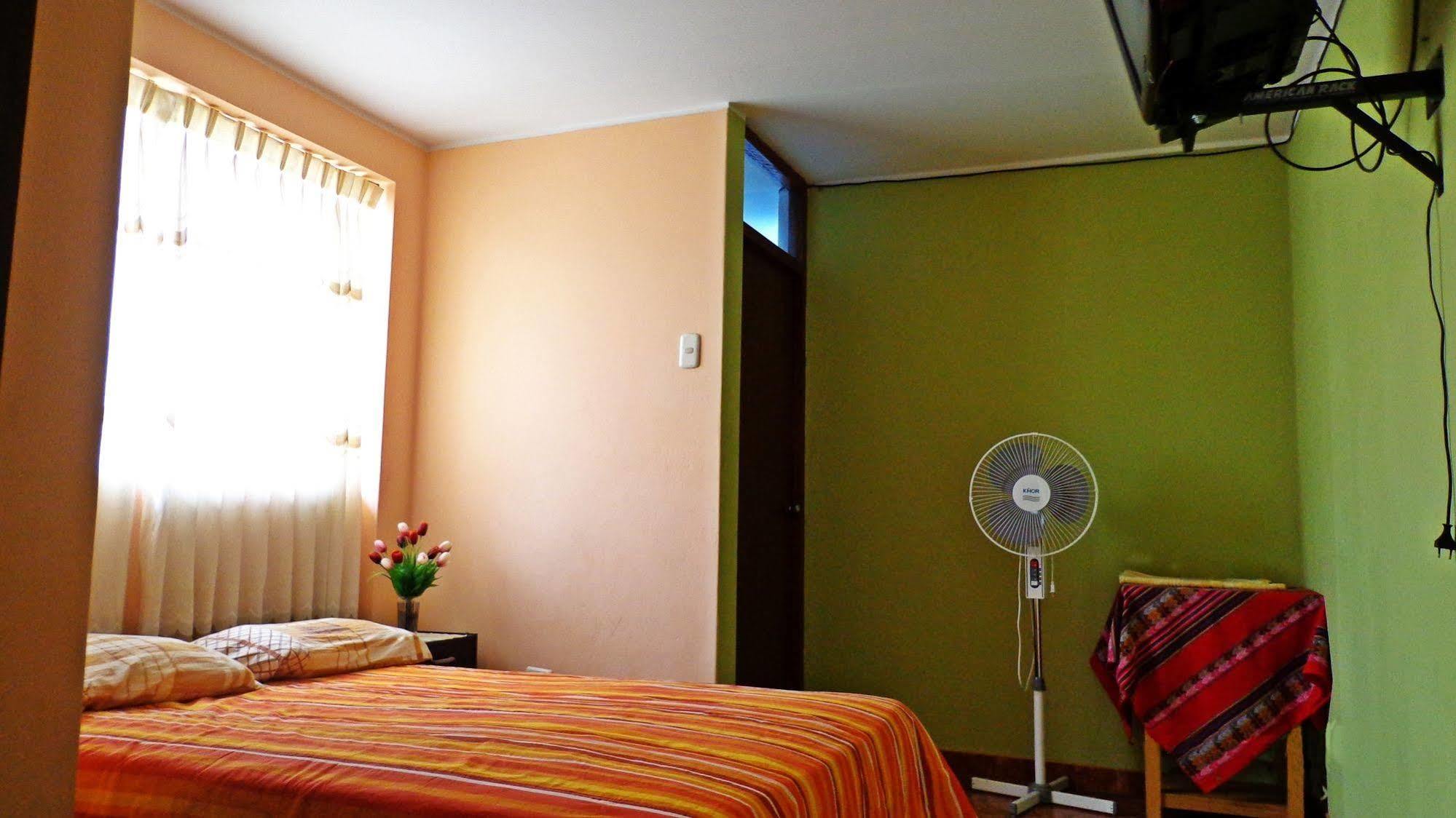 Hostal Geminis San Juan Bautista 外观 照片